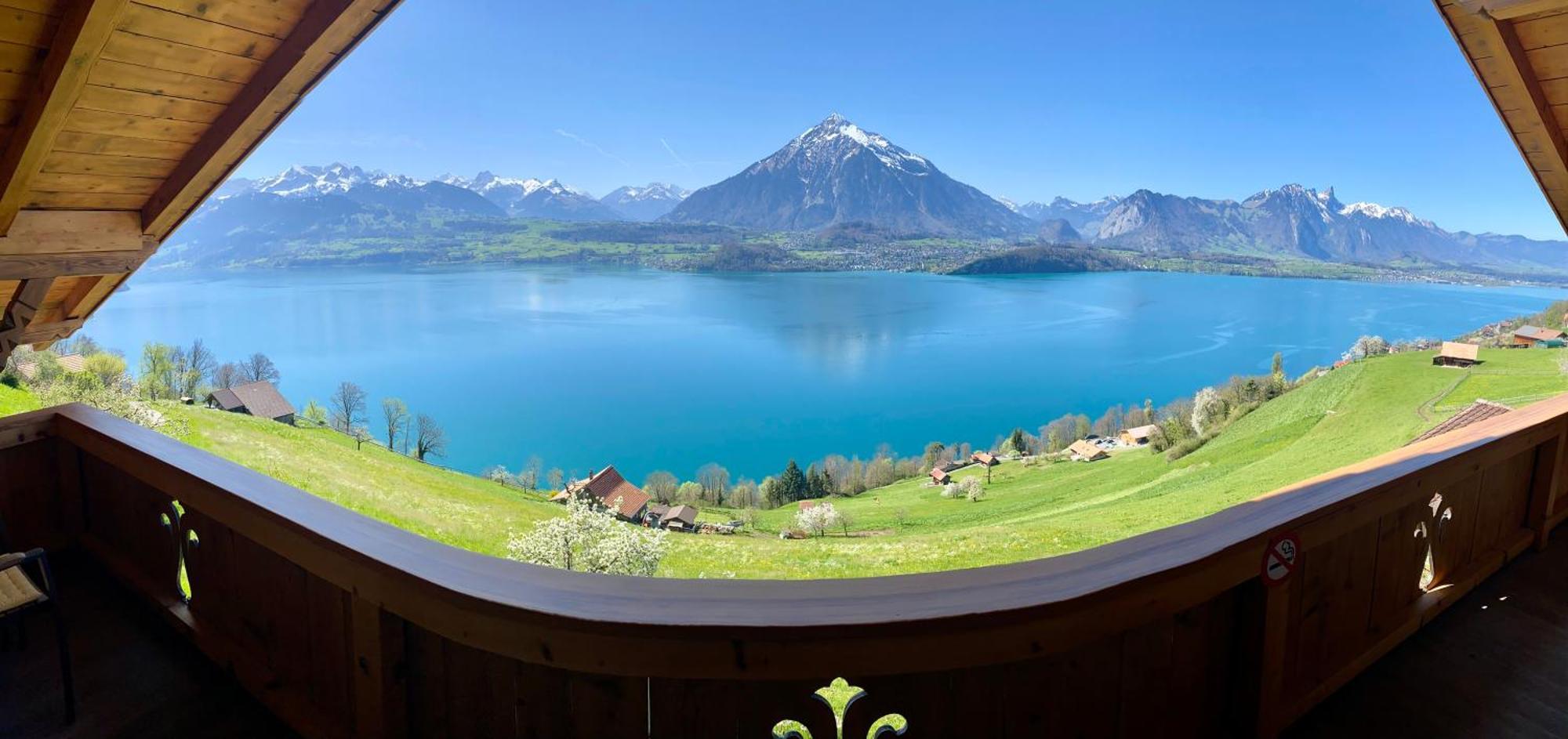 Chalet Egglen "Typical Swiss House, Best Views, Private Jacuzzi" Sigriswil Ngoại thất bức ảnh
