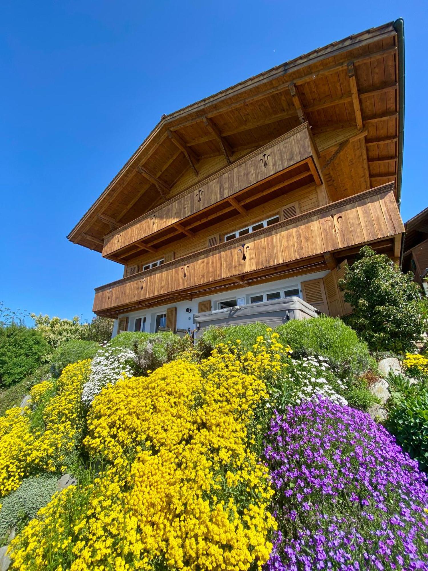 Chalet Egglen "Typical Swiss House, Best Views, Private Jacuzzi" Sigriswil Ngoại thất bức ảnh